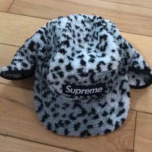 Supreme hat brand new